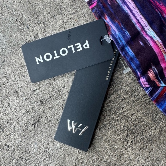 NWT Peloton Melody High Neck Sports Bra Lightweight Comfort Fit Womens Size‎ S - Picture 5 of 7